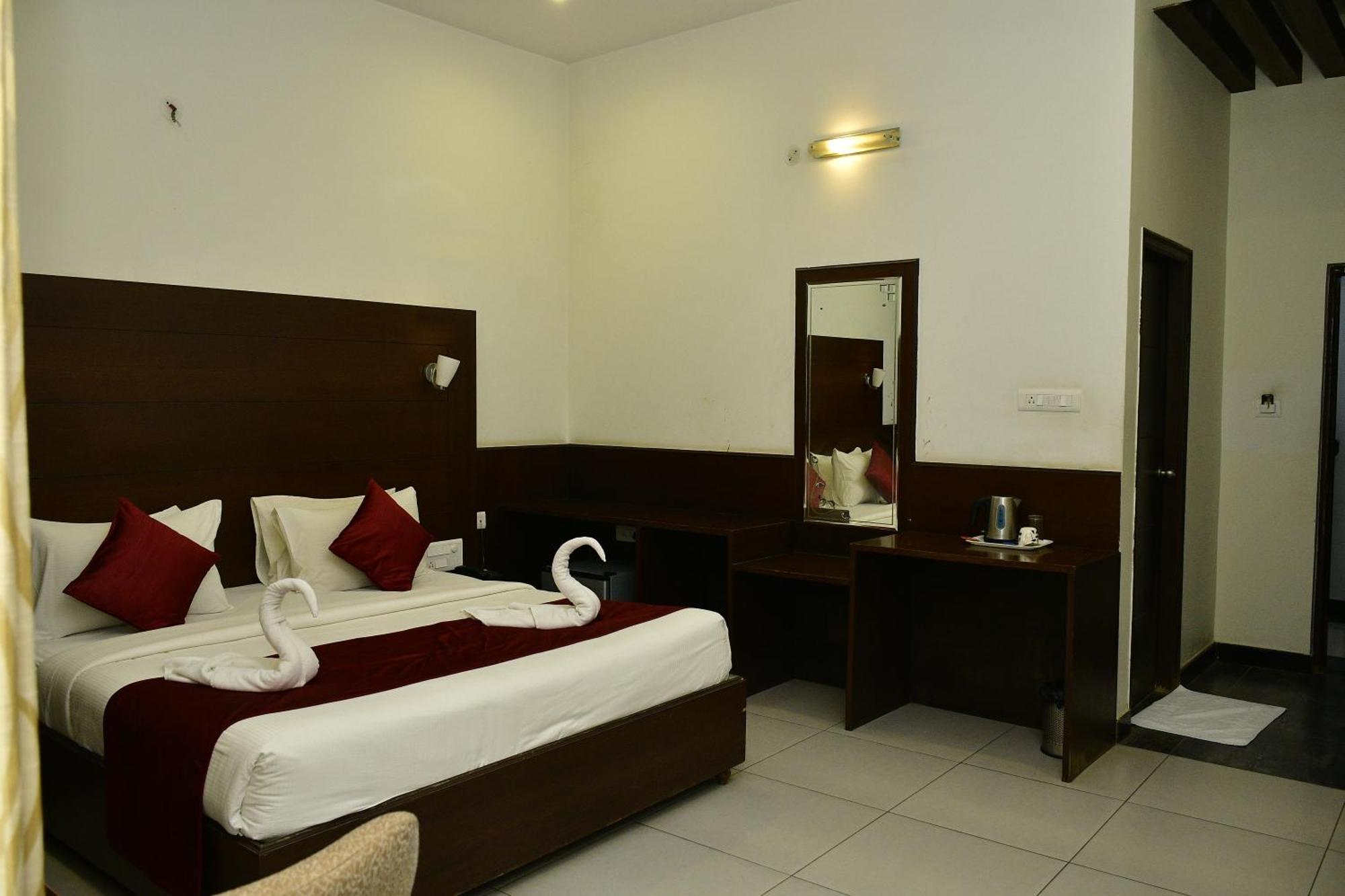 Nijaguna Resorts Chāmrājnagar エクステリア 写真