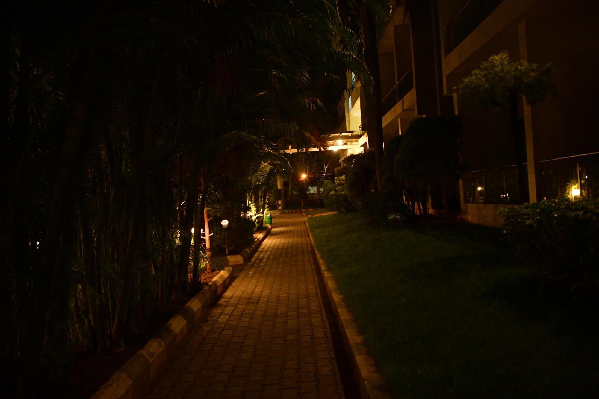 Nijaguna Resorts Chāmrājnagar エクステリア 写真