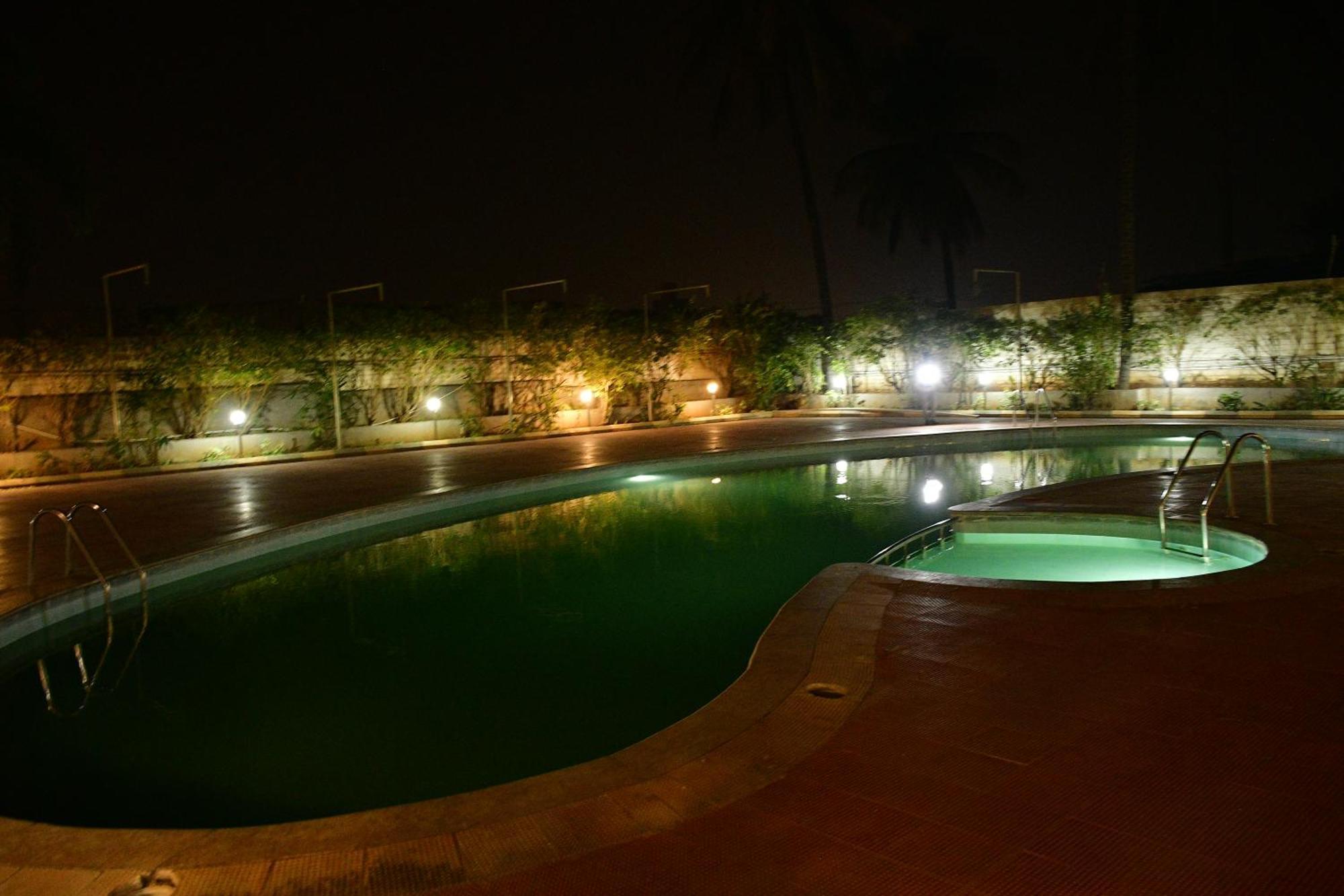 Nijaguna Resorts Chāmrājnagar エクステリア 写真